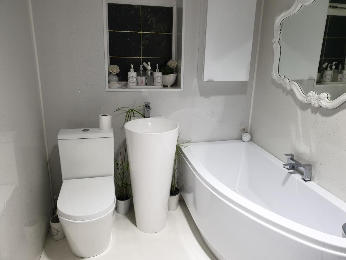 Tropical Garden Oasis Rooms Бирмингам Екстериор снимка