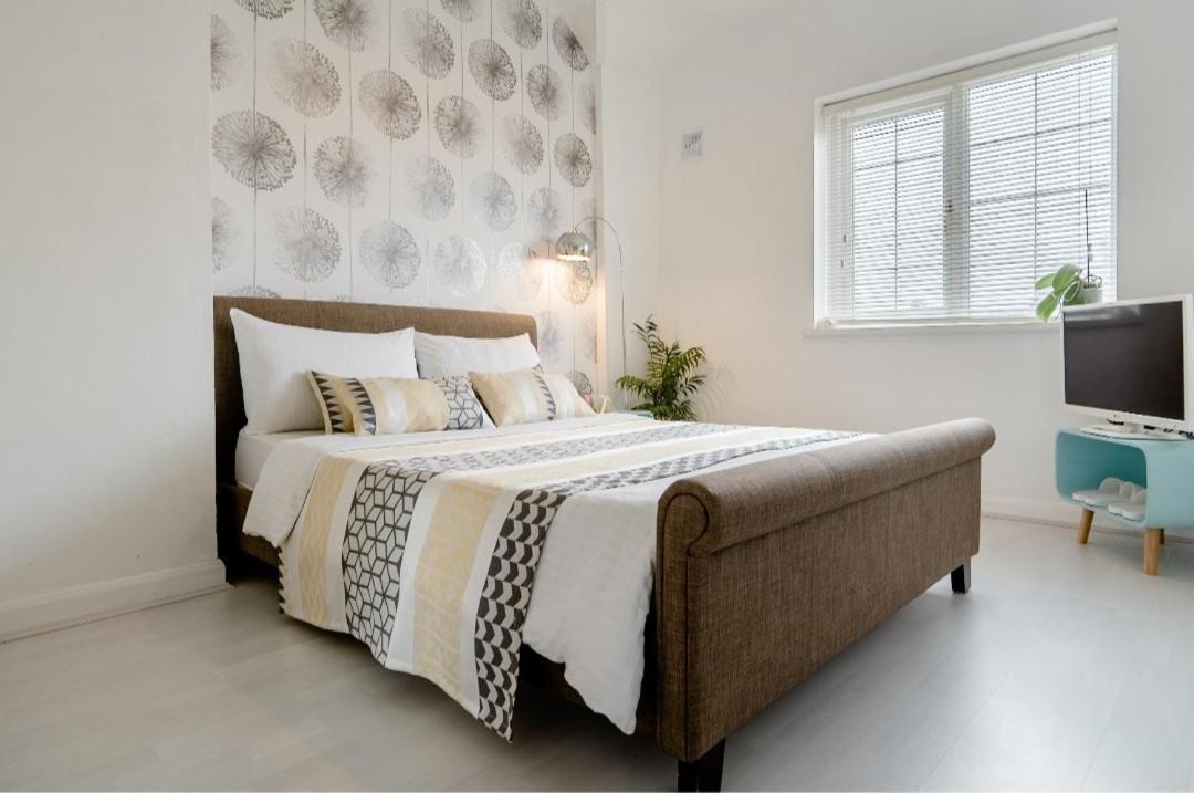 Tropical Garden Oasis Rooms Бирмингам Екстериор снимка